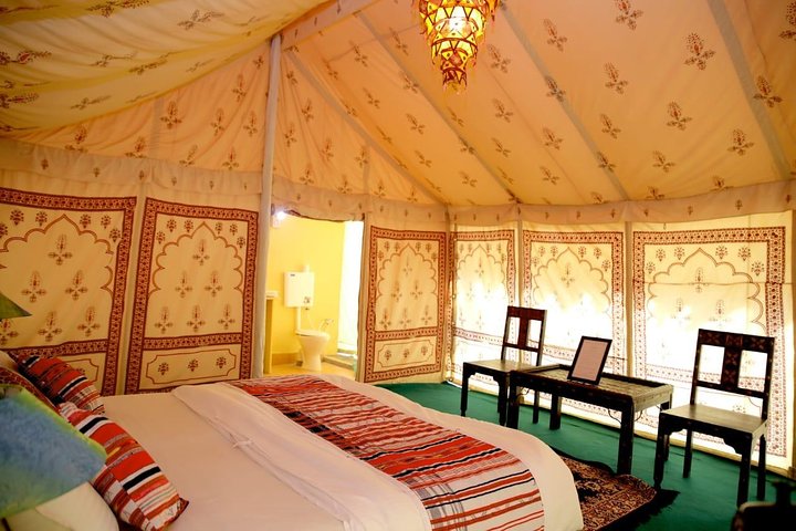 A Night in Thar Desert – Unforgettable Luxury Camel Safari