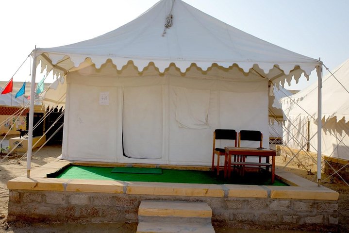 A Night in Thar Desert – Unforgettable Luxury Camel Safari