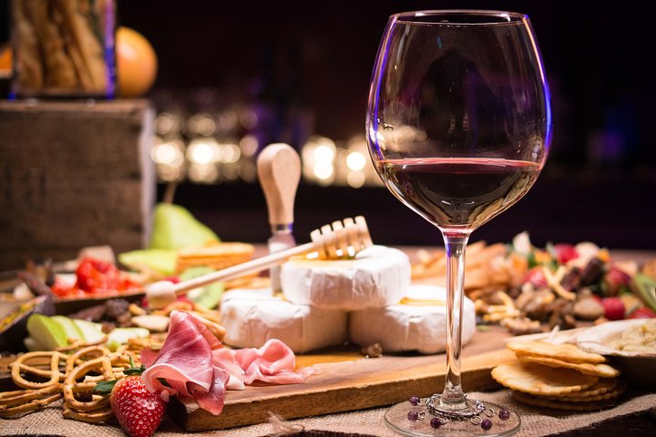 Full-Day Boutique Wine Tour with Pick Up and Lunch