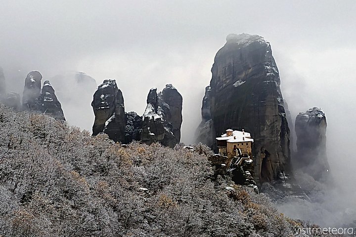 Meteora Half-Day Small Group Monasteries Tour with Hotel Pickup