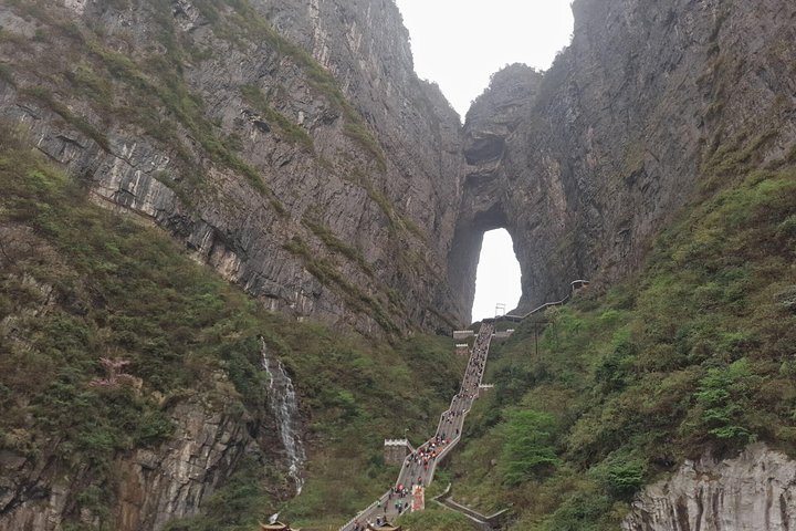 7-Day Private Tour: From/To Yichang via Zhangjiajie to Guilin