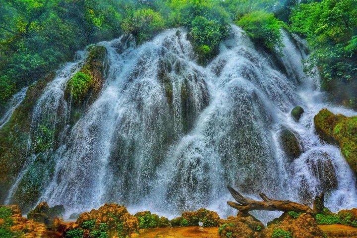 Private Amazing 3-Days Jiuzhaigou And Huanglong National Park Package Tour