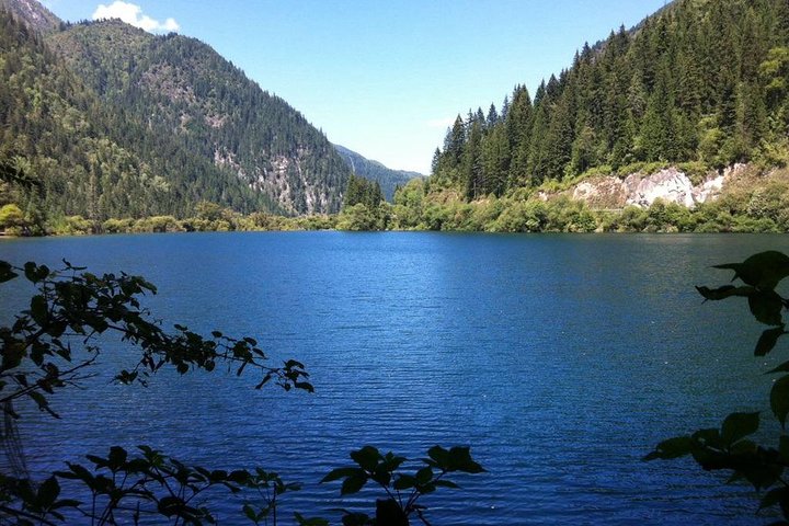Private Amazing 3-Days Jiuzhaigou And Huanglong National Park Package Tour