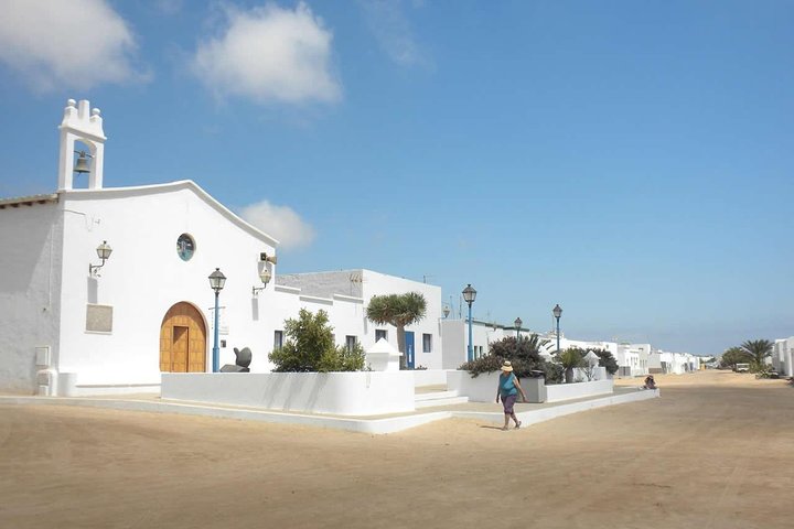 Teguise Market and La Graciosa Island Tour