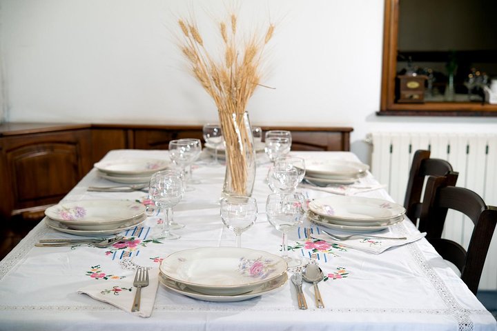 Lunch or dinner and cooking demo at a local home in Ragusa