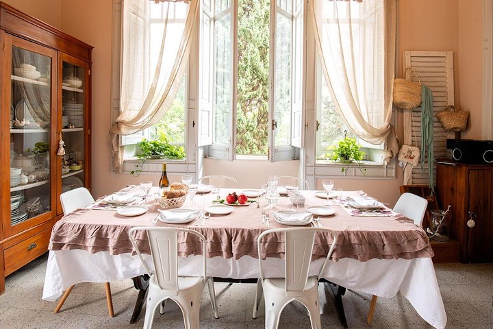 Lunch or dinner and cooking demo at a local home in Ragusa