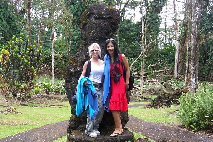 Hilo Shore Excursion: Volcano Safari Lava Caves & Black Sand