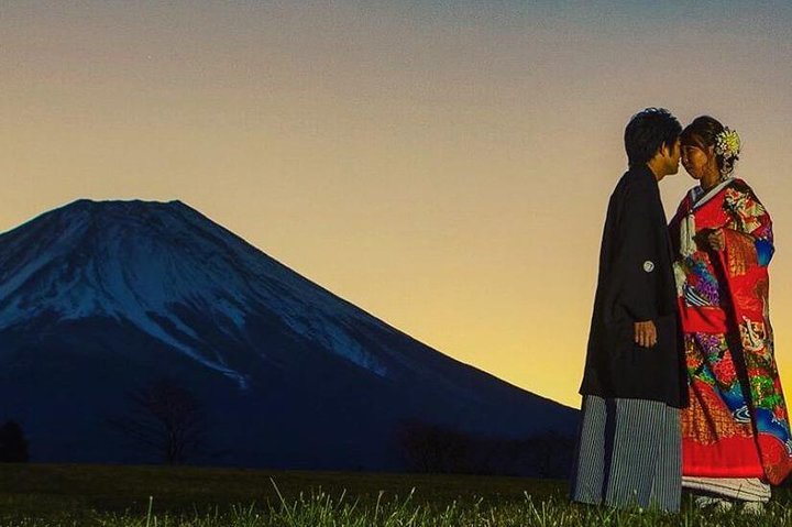 Photo Wedding at the most beautiful Mt. Fuji by professionals