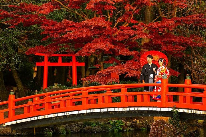 Photo Wedding at the most beautiful Mt. Fuji by professionals