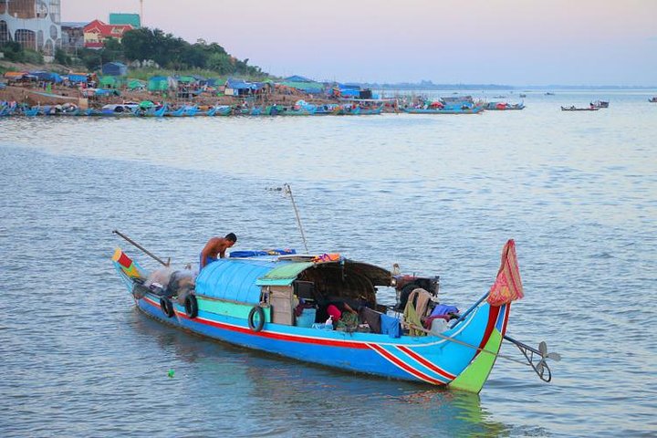 Sunset Cruise with unlimited beer & soft drinks -English speaking guide on board