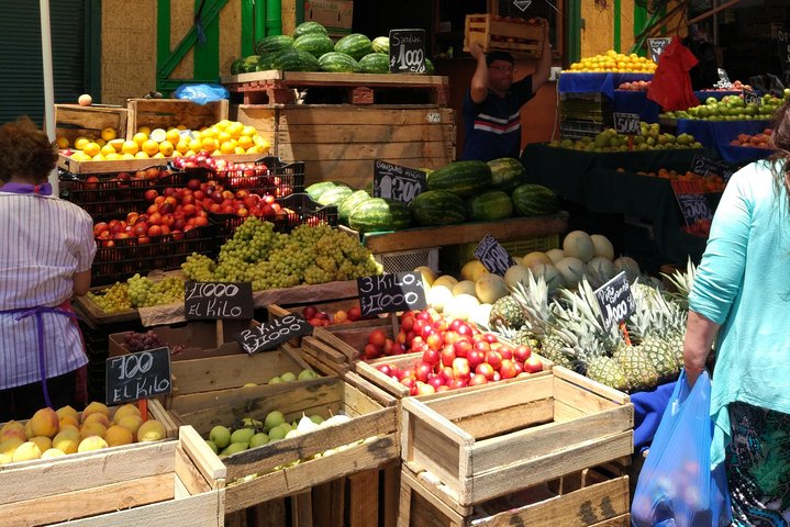Valpo in 1 day: Authentic + Famous! Semi-private walking tour & public transport