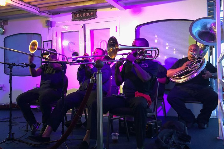 Paddlewheeler Creole Queen Jazz Dinner Cruise in New Orleans