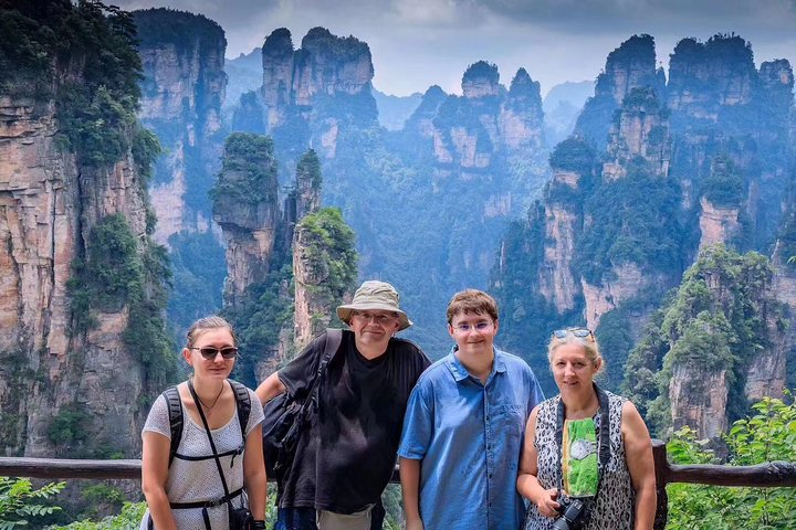 2-Day Private Tour to Mt.AVATAR & Glass Bridge & Mt.Tianmen