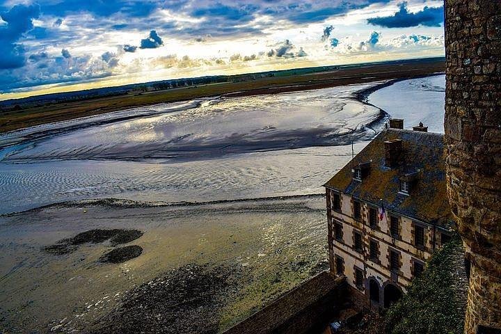 Mont St Michel Full Day Tour with a National Guide from Bayeux