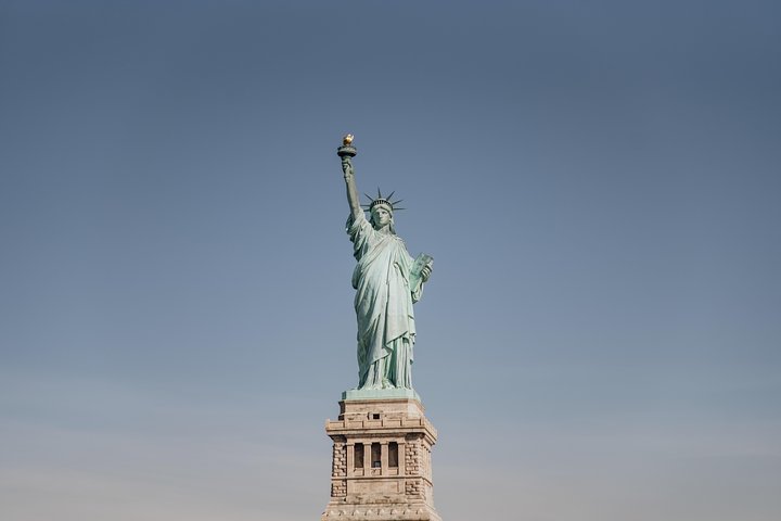 Statue of Liberty and Ellis Island Guided Tour with Ferry