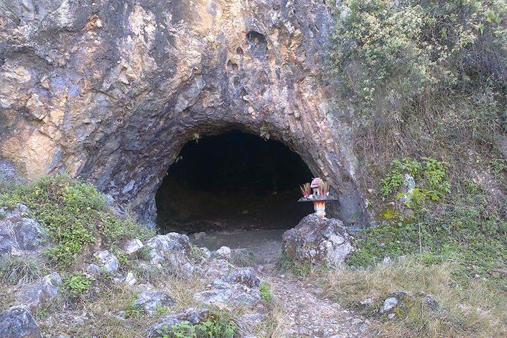 Plain of jars tour with local guide