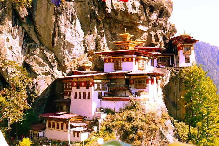 Bhutan Cultural Tour: 7 Days Private All-Inclusive Package