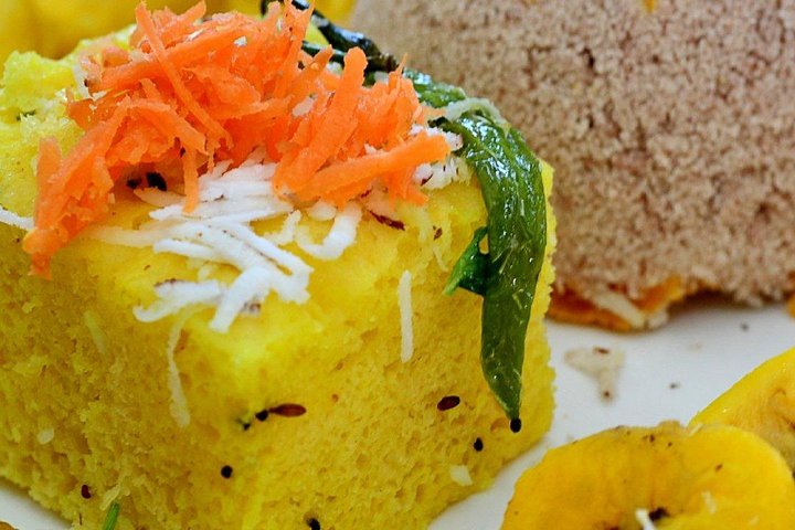 Trivandrum Street Food Crawl (2 Hours Guided Food Tasting Tour)