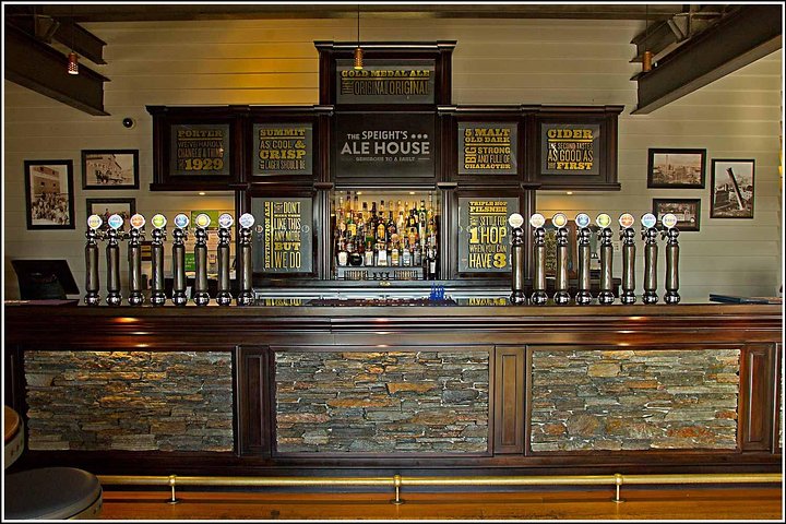 Shore excursion: Napier-Premium Wineries & Sights /Art deco tour