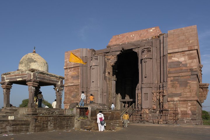 Full-Day Private Tour from Bhopal to Bhojpur and Bhimbetka