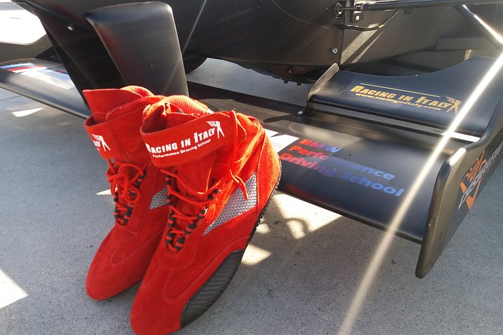 Racing Experience-Formula Racing Course and laps on Ferrari near Milan