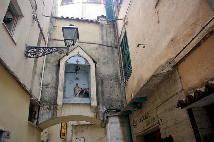 Discover 3 countries in 1 Day: Italian Markets, Menton and Monaco