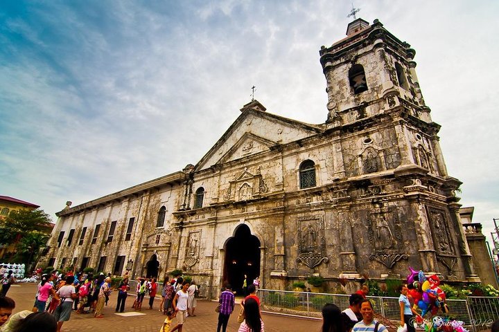 Cebu: Private Twin City Tour +Temple of Leah + Sirao Flower Farm