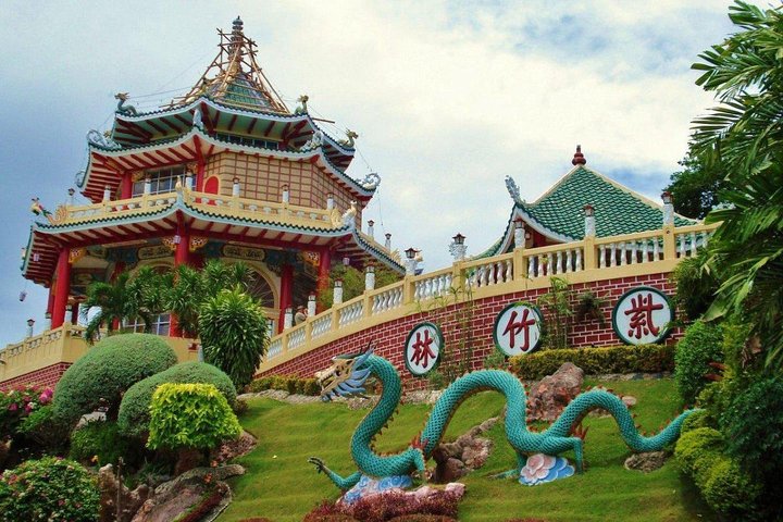 Cebu: Private Twin City Tour +Temple of Leah + Sirao Flower Farm