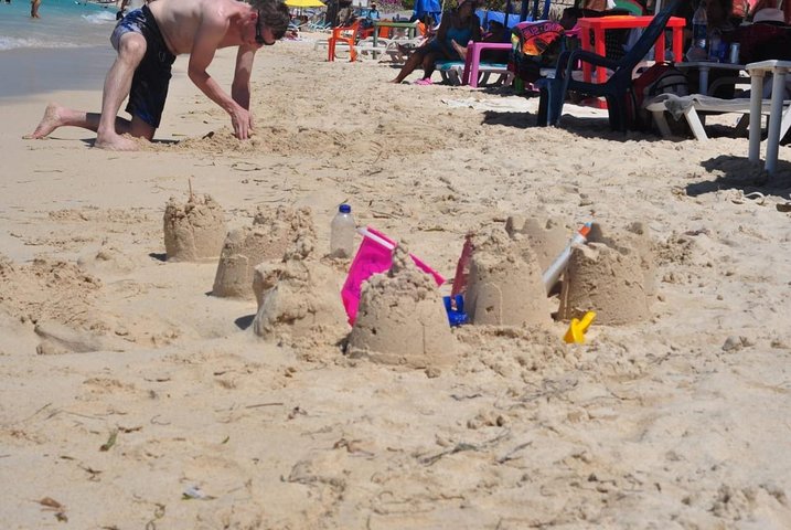 One-day tour to Playa Blanca by land Popular sector