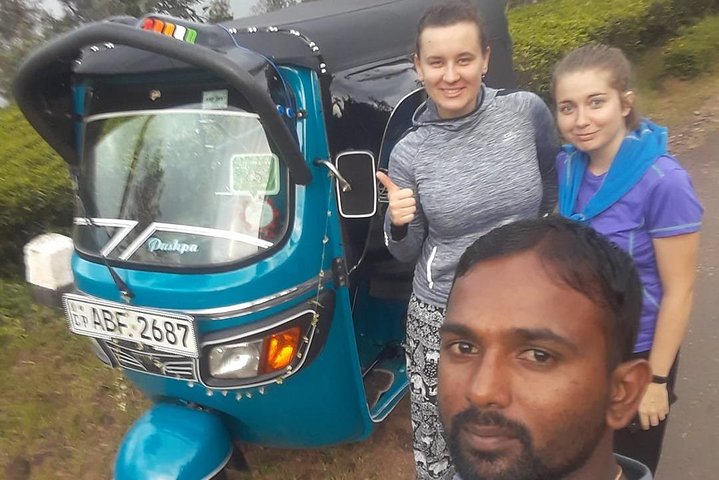 Adamspeak to hatton tuktuk Service