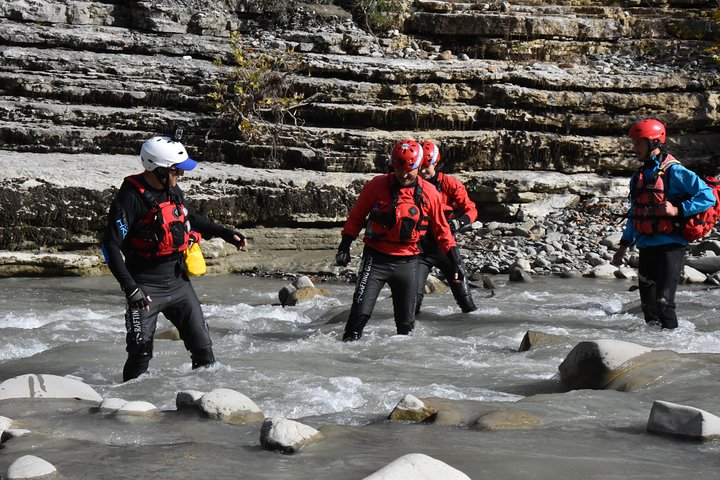Osumi Canyons Exploration with Equipment