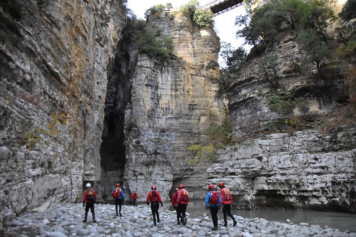 Osumi Canyons Exploration with Equipment