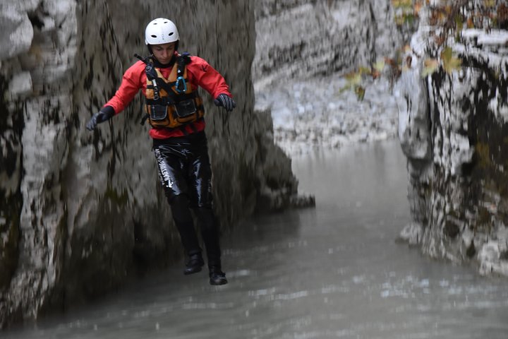 Osumi Canyons Exploration with Equipment