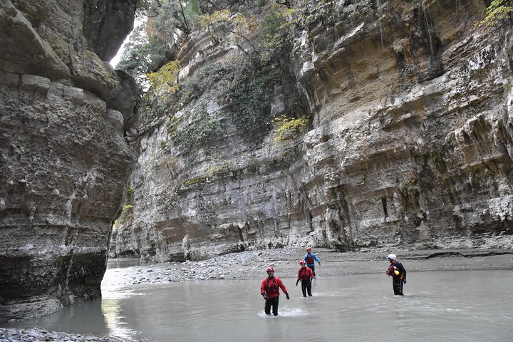 Osumi Canyons Exploration with Equipment