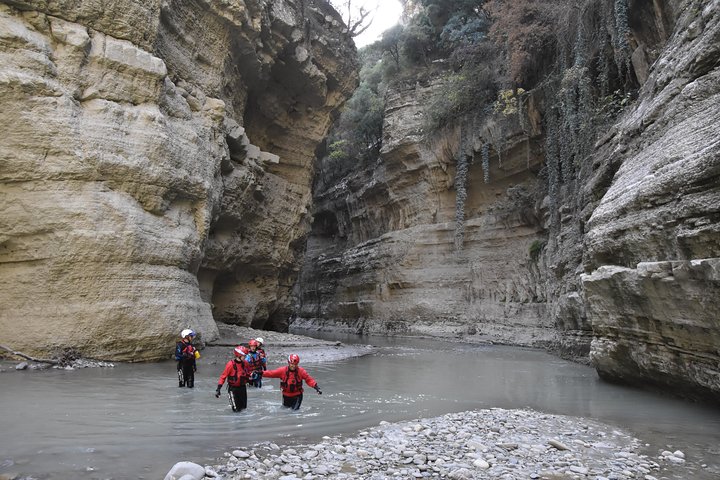 Osumi Canyons Exploration with Equipment