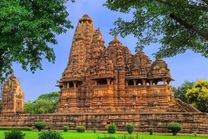 Private Tour of Kamasutra Temples in Khajuraho