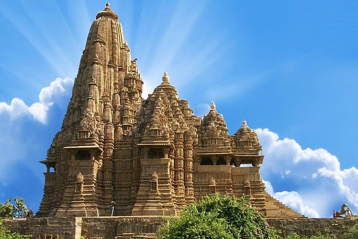 Private Tour of Kamasutra Temples in Khajuraho