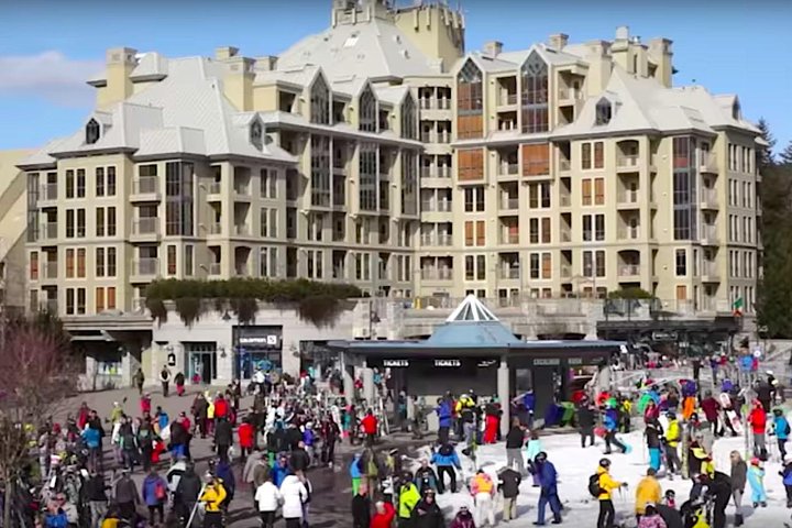 Whistler Sightseeing Tour from Vancouver: See Horseshoe Bay and Shannon Falls