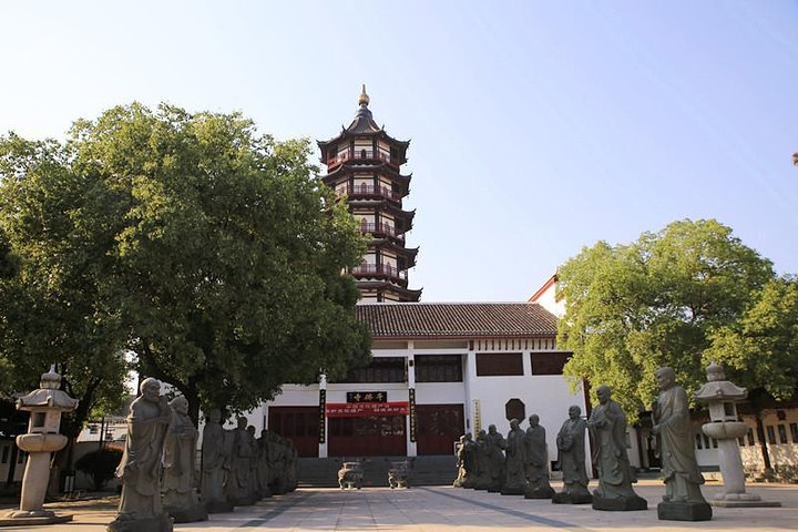 Nanchang Night River Cruise Tour With Shengjin Tower Food Street Tasting Experience