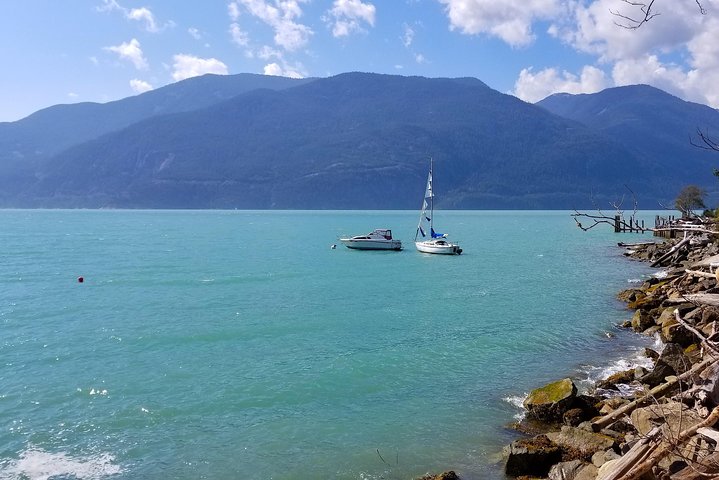 Whistler Sightseeing Tour from Vancouver: See Horseshoe Bay and Shannon Falls