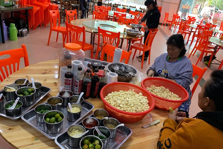 Sanya Shore Excursion: Sanya Luhuitou Park & Local Grocery Market visit