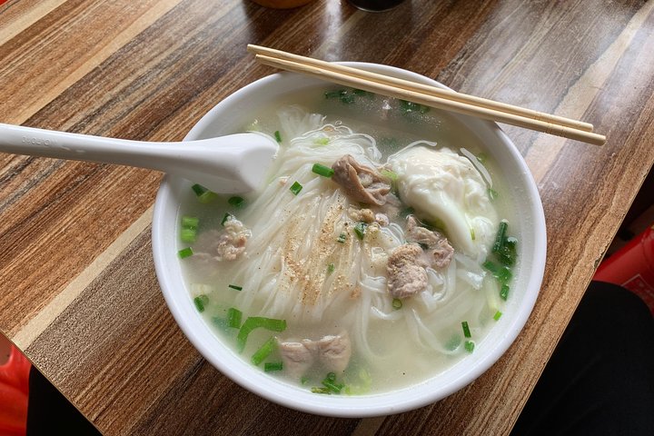 Sanya Shore Excursion: Sanya Luhuitou Park & Local Grocery Market visit