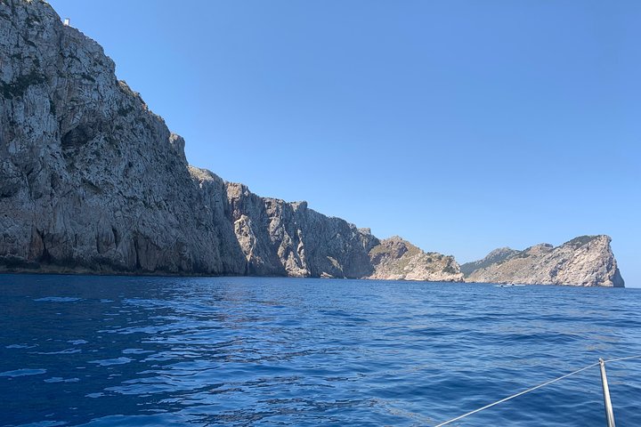 Mallorca Midday or Sunset Sailing with Light Snacks and Open Bar
