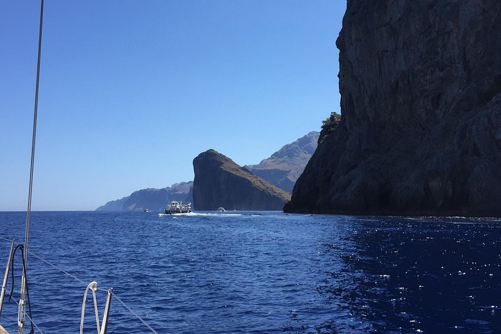 Mallorca Midday or Sunset Sailing with Light Snacks and Open Bar