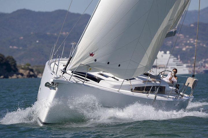 Mallorca Midday or Sunset Sailing with Light Snacks and Open Bar