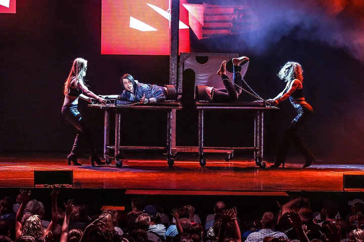 Reza Edge of Illusion Show in Branson