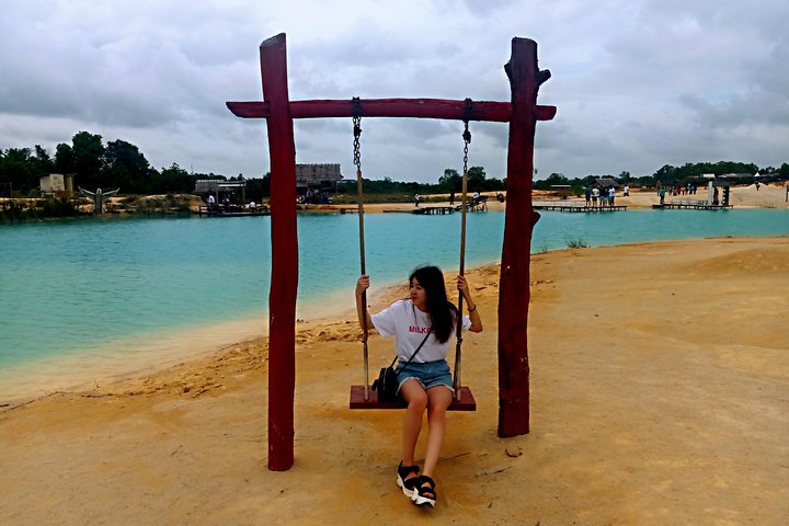 Bintan Sand Dunes and Blue Lakes Half-Day Tour with Lunch