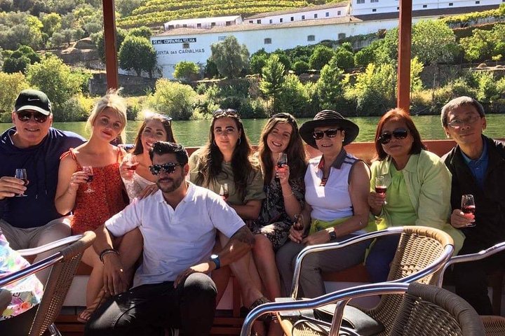 Douro Valley Tour: Wine Tasting, Cruise and Lunch from Porto
