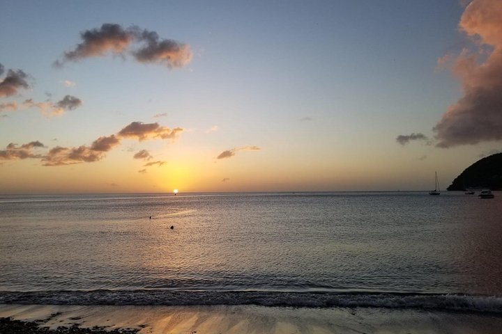 Pepper's Choice : Waterfalls, Sulphur Spa & Black Sand Beach