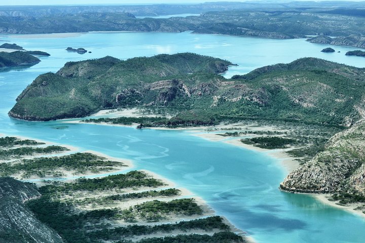 Cygnet Bay Sea Safari & Pearl Farm Tour Scenic Flight